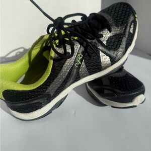 Ryka Women's Black and Lime Athletic Shoes size(7)